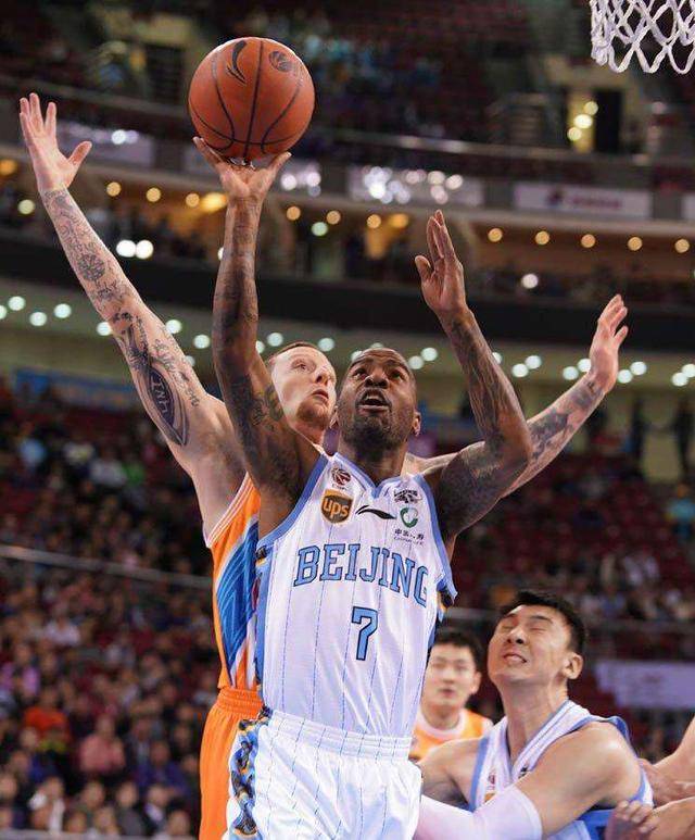 九游娱乐APP-包含赛后体能课后，AC米兰防线松动备战CBA常规赛，底气十足，医务组通报恢复的词条